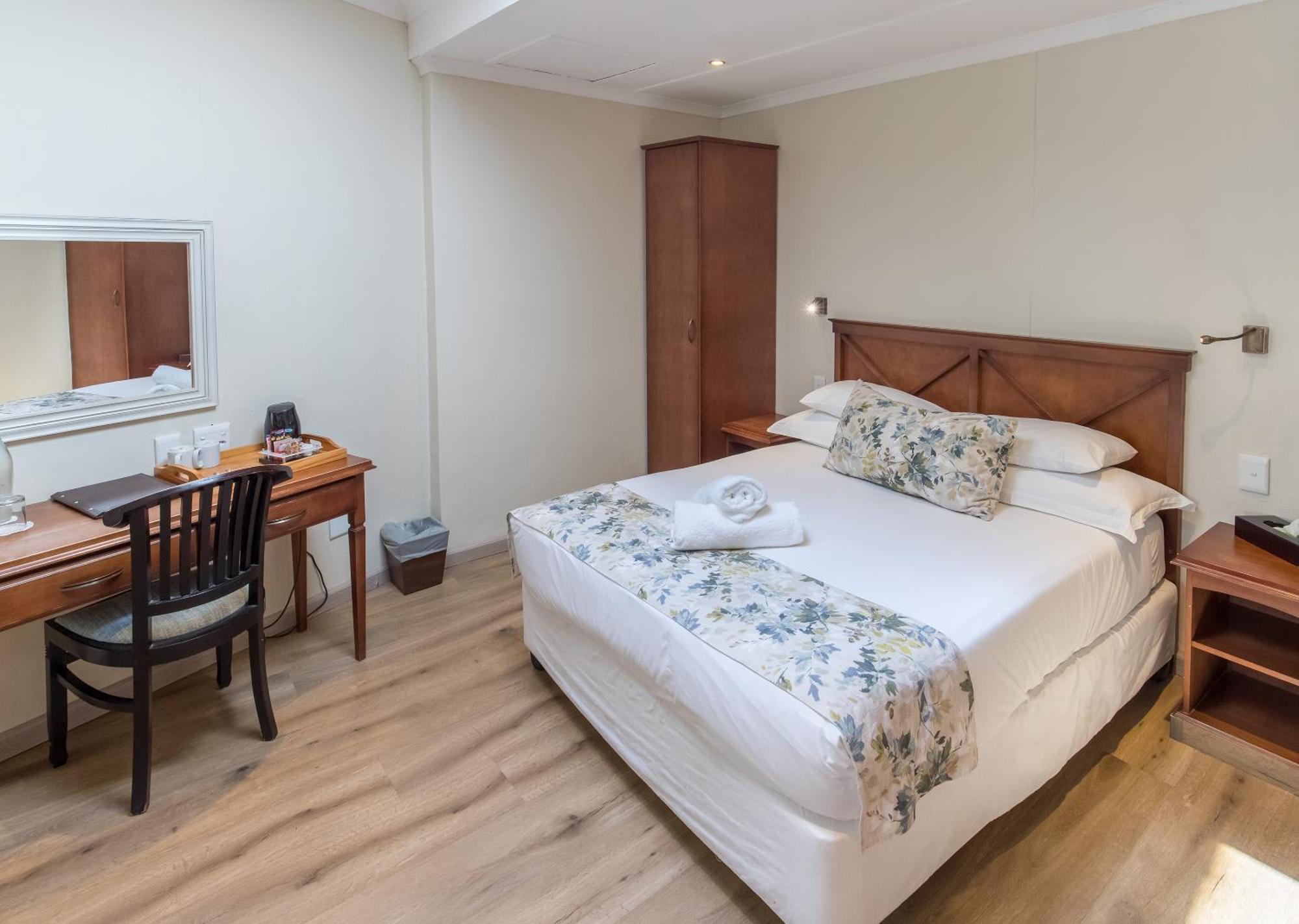 Avalon Springs By Dream Resorts Montagu Bagian luar foto